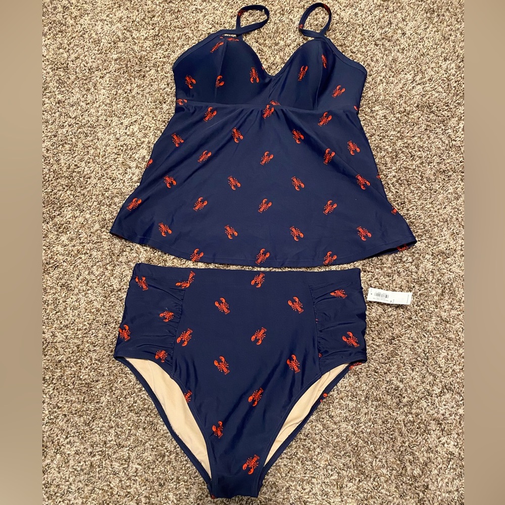 Old Navy tankini navy blue with red lobsters 🦞